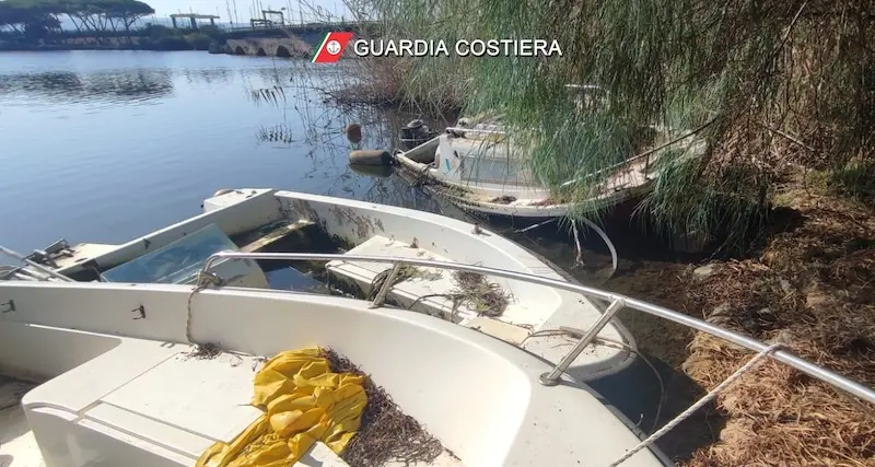 Alghero. Ormeggio abusivo: sequestrati barche, reti e serbatoi di benzina