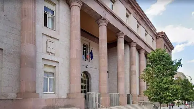 Visite e interventi saltafila con pagamenti in nero: indagato primario di Urologia a Sassari