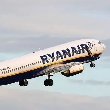 Ryanair avverte la Sardegna: “Abolite la tassa municipale o ridurremo i voli”