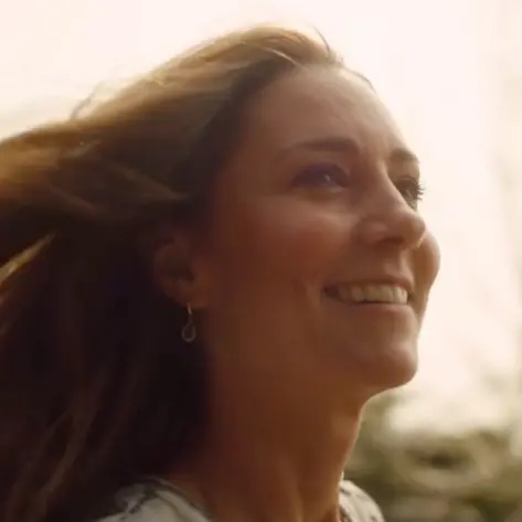 Kate Middleton annuncia la remissione del cancro durante una visita a Londra