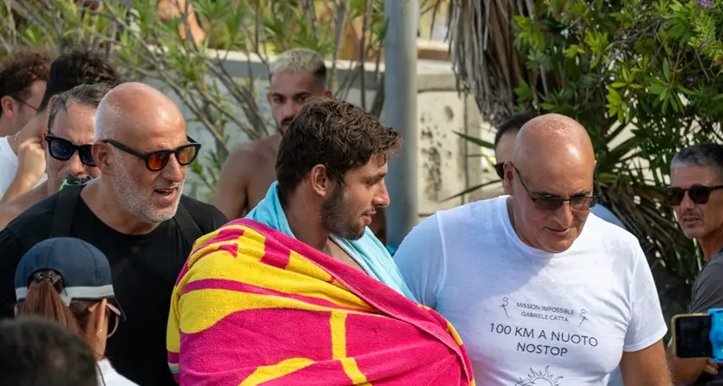 Gabriele Catta: 100 km a nuoto per fermare il cancro in memoria del nonno