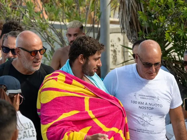 Gabriele Catta: 100 km a nuoto per fermare il cancro in memoria del nonno