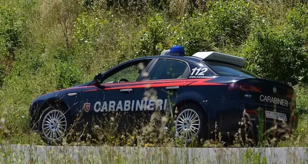 Ardara. Attentato contro un’azienda agricola, incendiato il fienile