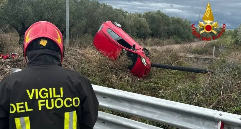 Asfalto bagnato: schianti a Guspini e Narbolia. Cinque persone coinvolte