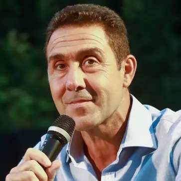 Vannacci ‘riscrive’ la storia del fascismo. Pd e Avs insorgono