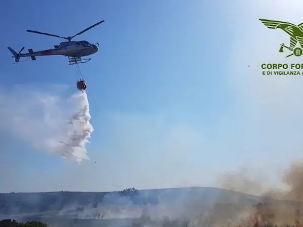 Incendio a Donori: fiamme divampano dopo l'assalto al portavalori