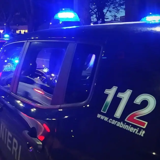 Notte di follia al Poetto di Quartu: coltellate e tre ragazzi feriti