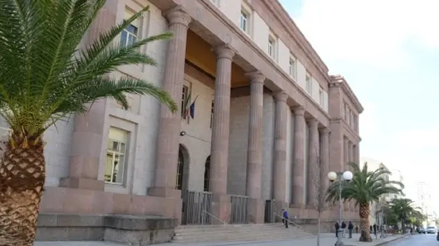 Maxi rissa vicino al centro di accoglienza di Sassari nel 2017: tutti assolti gli imputati