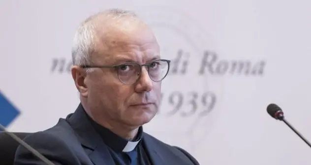 Mons. Baturi: “Società va in crisi se non sa trasmettere valori della convivenza”