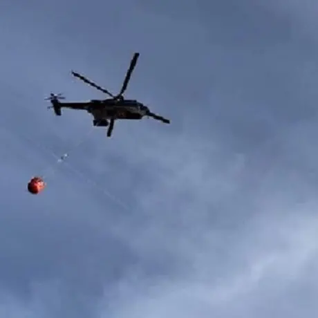 Incendio a Cardedu, fiamme minacciano i resort: turisti in spiaggia per precauzione