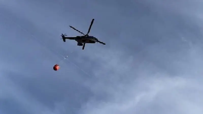 Ancora incendi in Sardegna: elicottero in azione a Cardedu