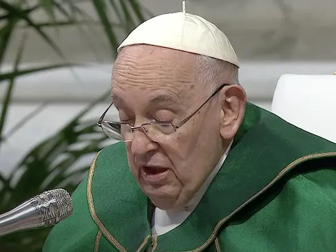 Nuova crisi di broncospasmo per Papa Francesco: \"Peggiora quadro respiratorio\"