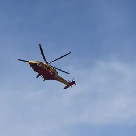 Scontro tra Tortolì e Villagrande: auto in bilico sulla scarpata, grave un 24enne