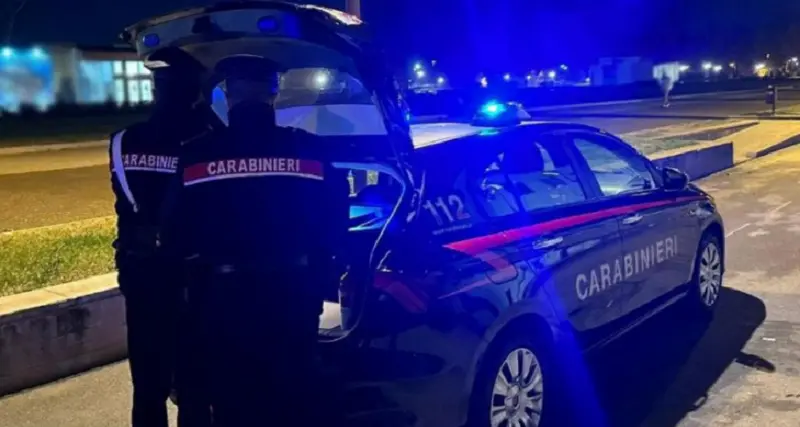 Golfo Aranci: pretende chiavi della macchina e aggredisce la madre