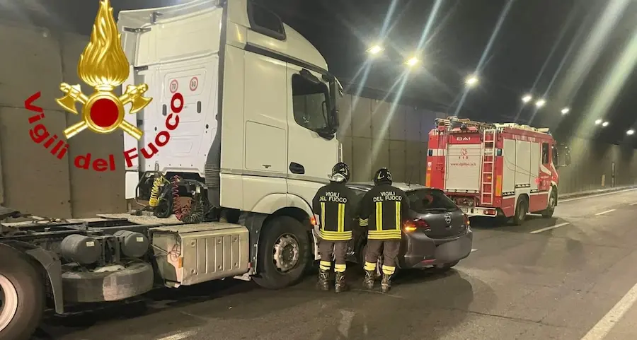 Olbia. Incidente stradale nel tunnel: ferita una persona
