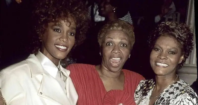 Whitney Houston, morta la madre Cissy: la leggendaria cantante gospel aveva 91 anni