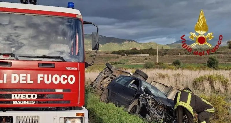 Incidente sulla Strada provinciale 90: scontro auto-camioncino