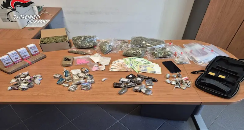 Arzachena. Nascondevano in casa 4 chili di droga, arrestati