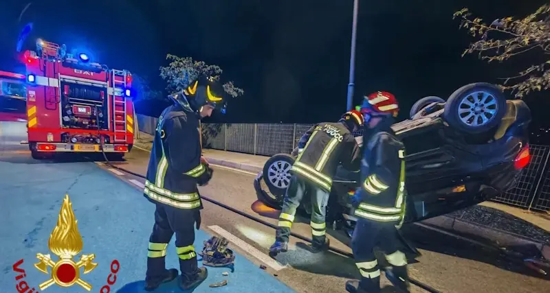 Olbia, perde il controllo dell’auto e si ribalta: conducente finisce in pronto soccorso