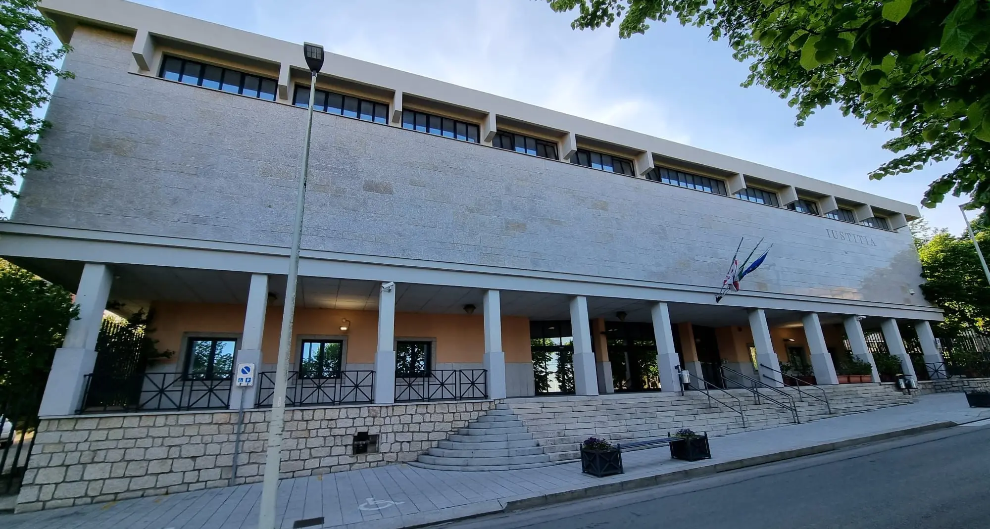 Presunti abusi edilizi a Tavolara: il tribunale archivia il caso per prescrizione