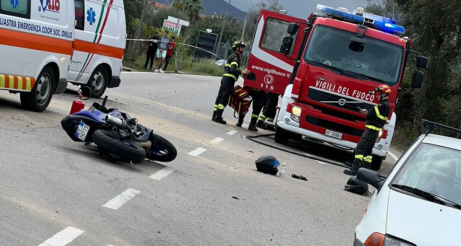 Scontro in viale Arbatax: moto e auto coinvolte