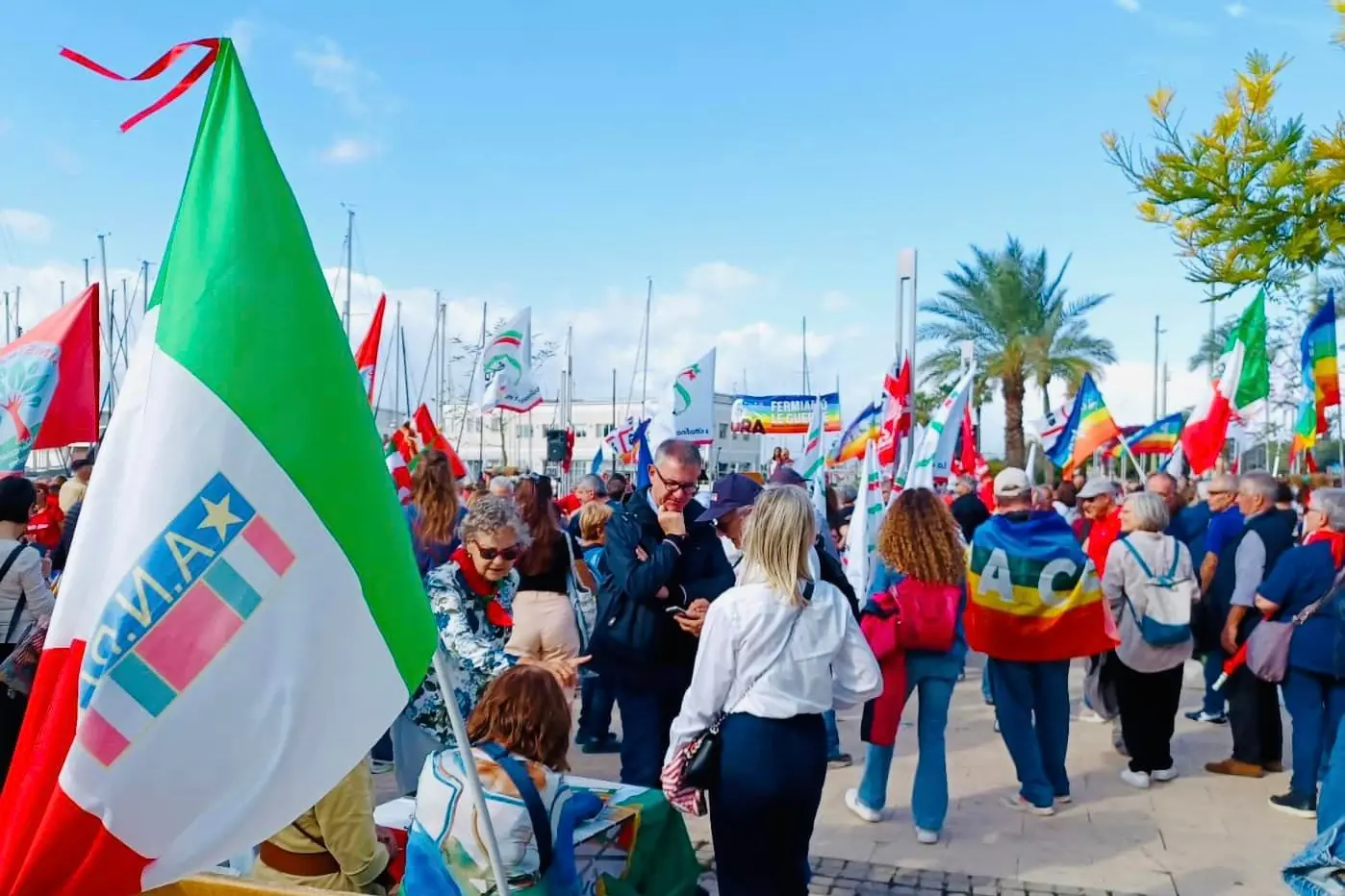 <p>La manifestazione in una foto del Fisac Sardegna</p>\\n