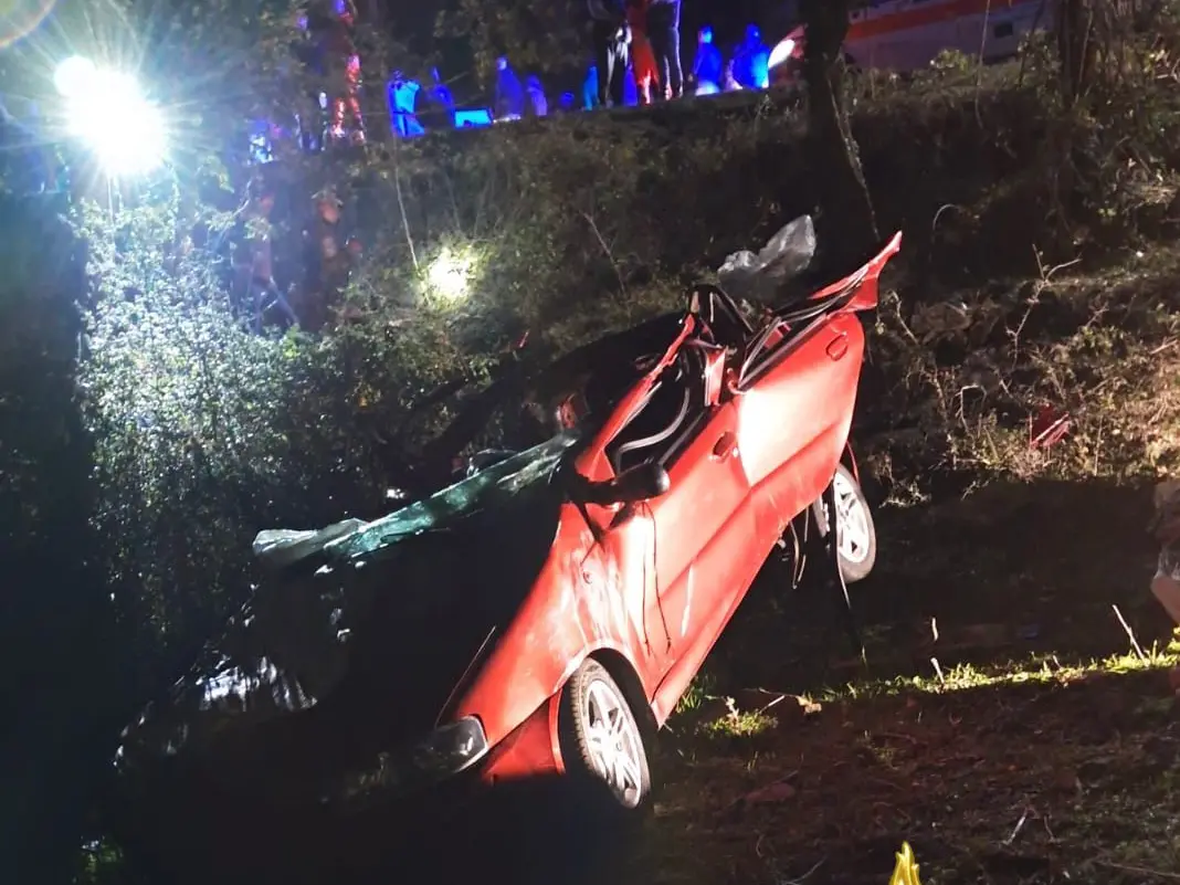 Tragico incidente alle porte di Fonni: quattro giovani perdono la vita