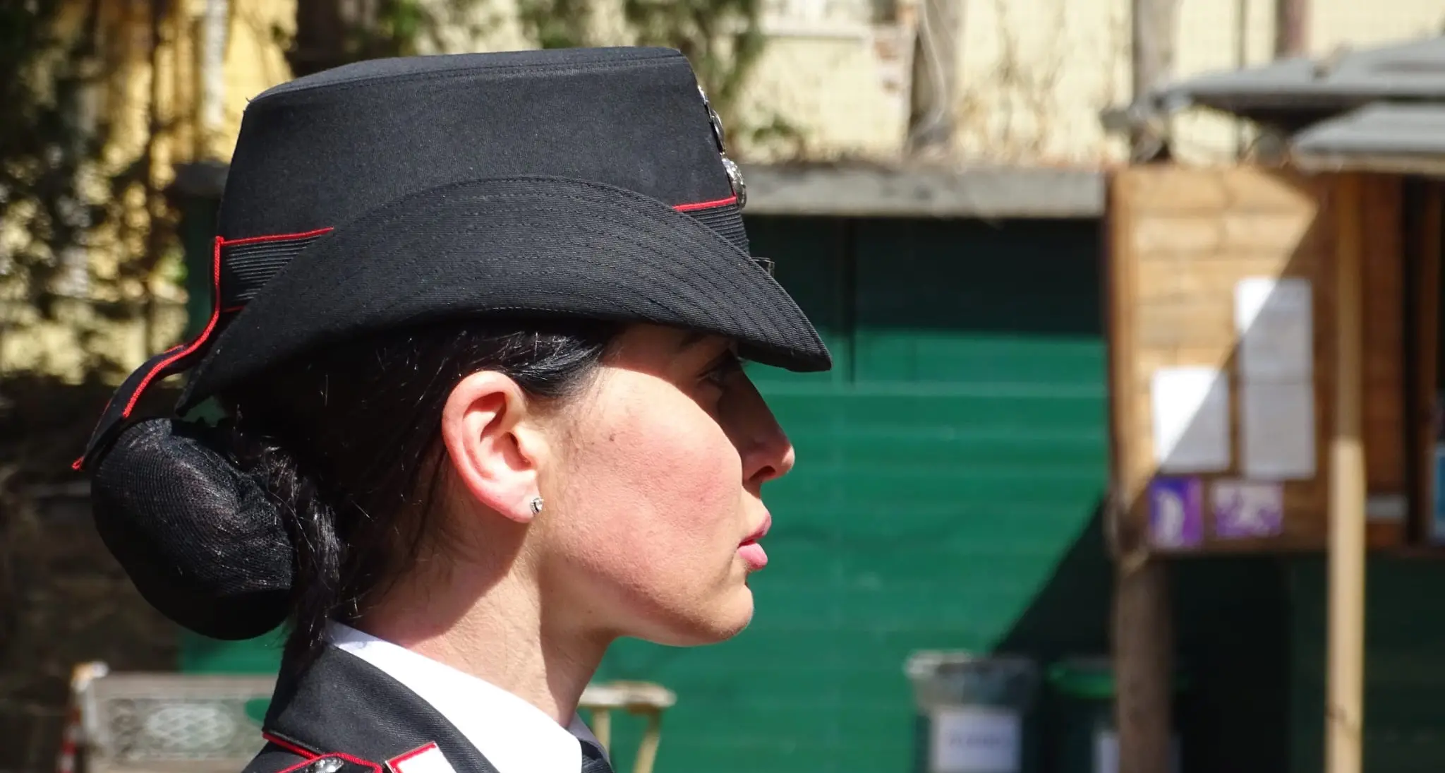 Carabinieri eroi salvano bimbo colto da un malore: \"Siete degli angeli\"
