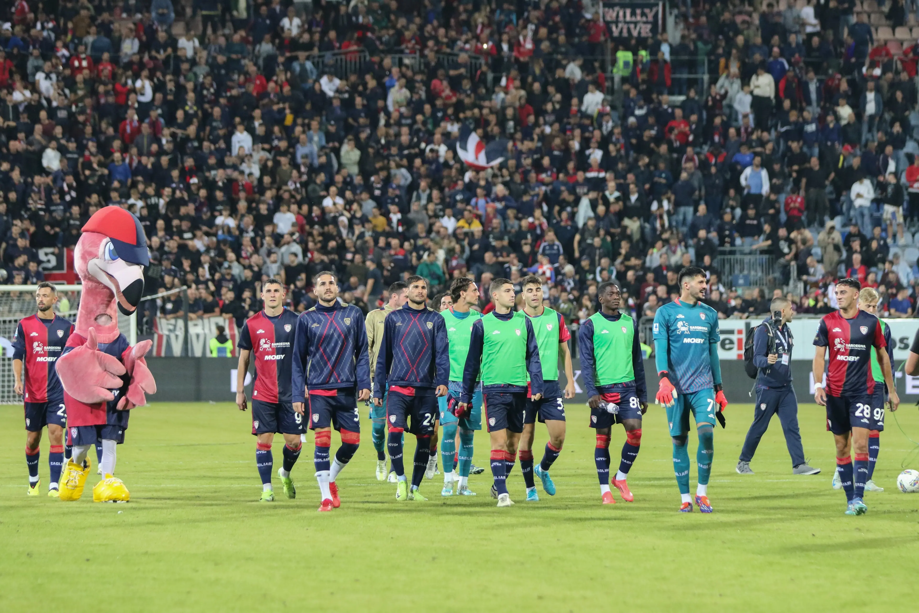 <p>Cagliari - Milan nella foto di Fabio Murru</p>\\n