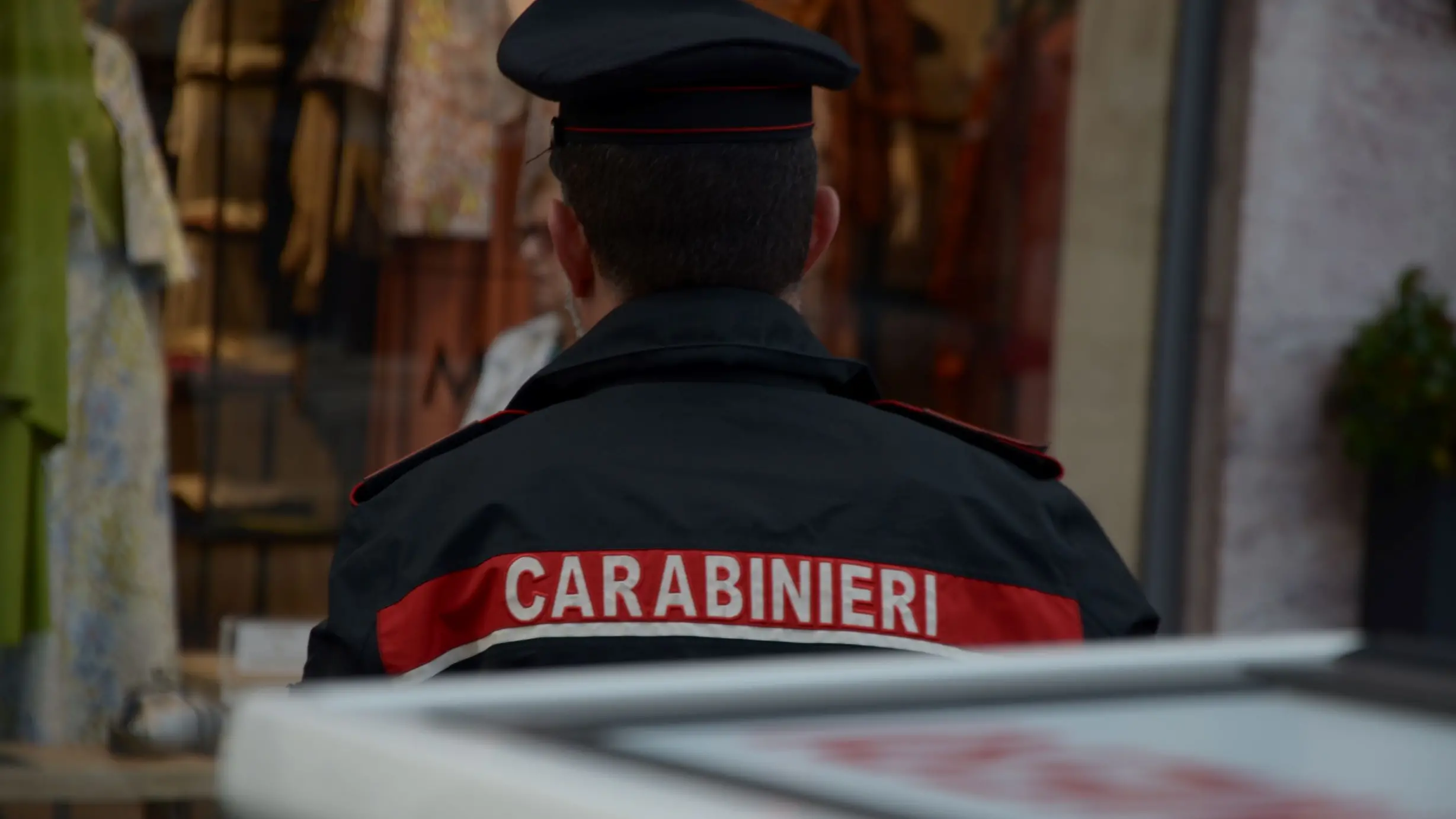 Due arresti per evasione e furto in poche ore