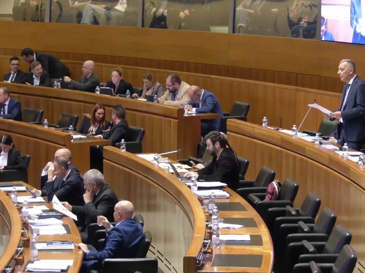 Aree idonee. Scontro in Consiglio regionale: Forza Italia lascia l'Aula