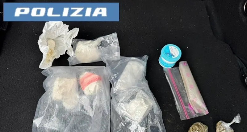 Nascondeva in casa cocaina e marijuana, 41enne arrestato