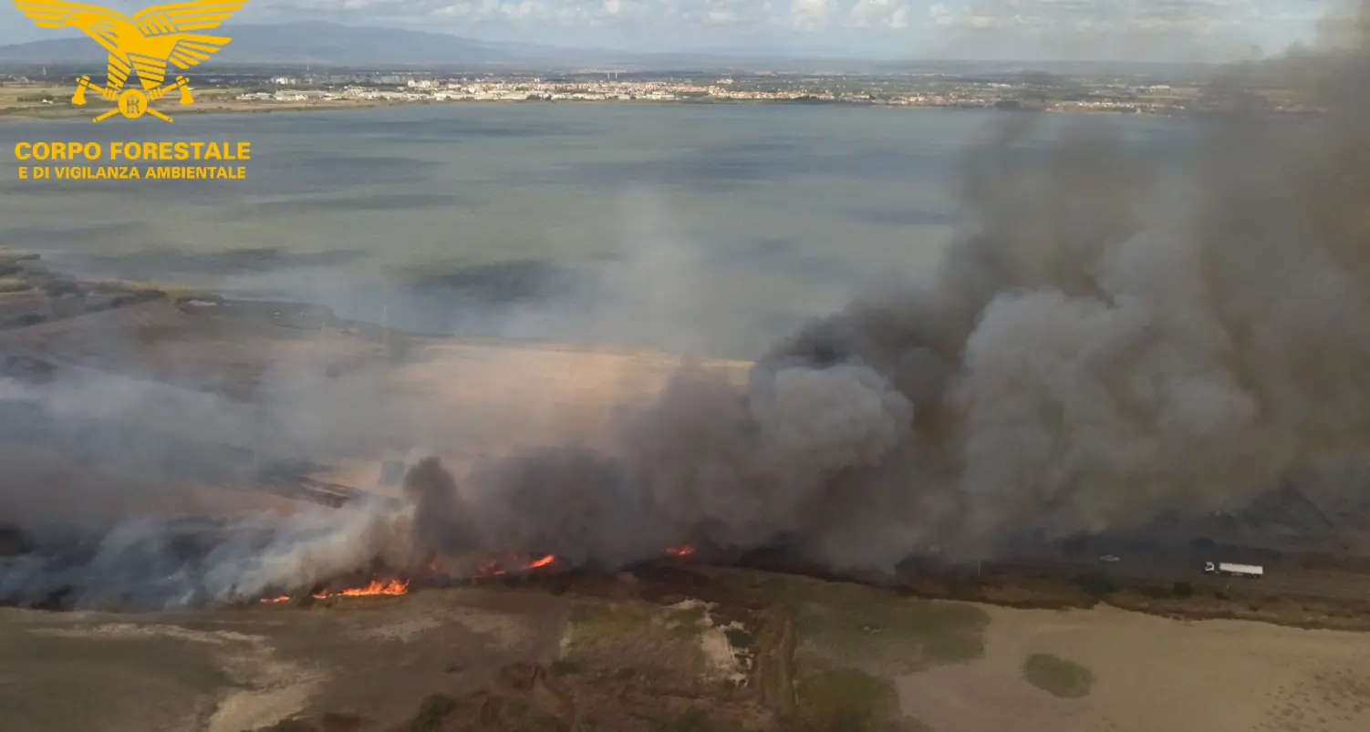 Incendio nell'area del porto: individuato e denunciato il presunto responsabile