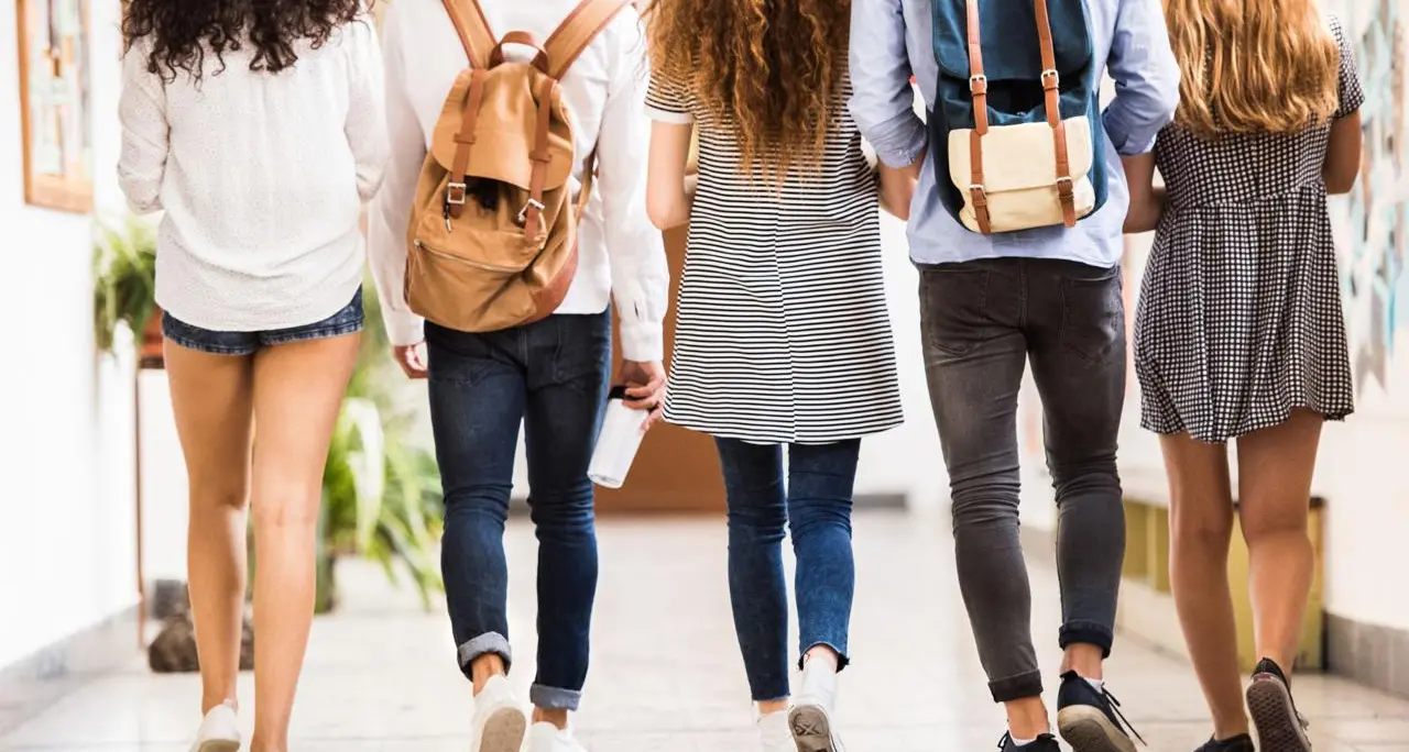 Giovani in calo in Italia, crollo demografico nel Sud Sardegna e a Oristano