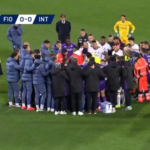 Paura al \"Franchi\" di Firenze: Bove si accascia al suolo, sospesa Fiorentina-Inter
