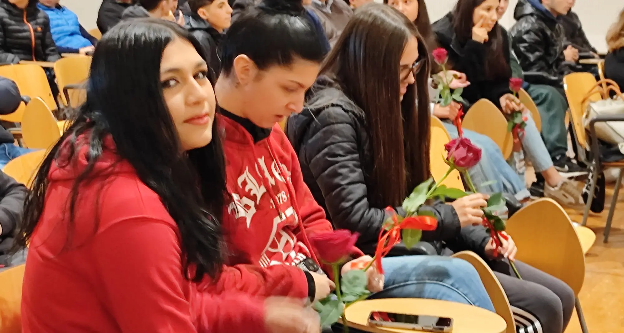 Gli studenti dell’IPIA di Alghero “Insieme Contro la Violenza”