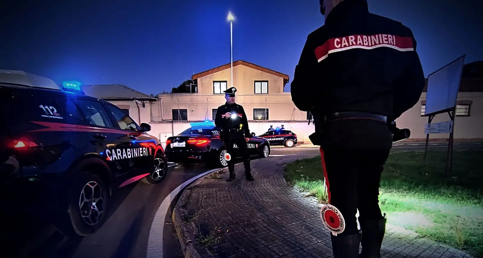 Blitz dei Carabinieri a Sinnai: due segnalazioni per droga e violazioni domiciliari