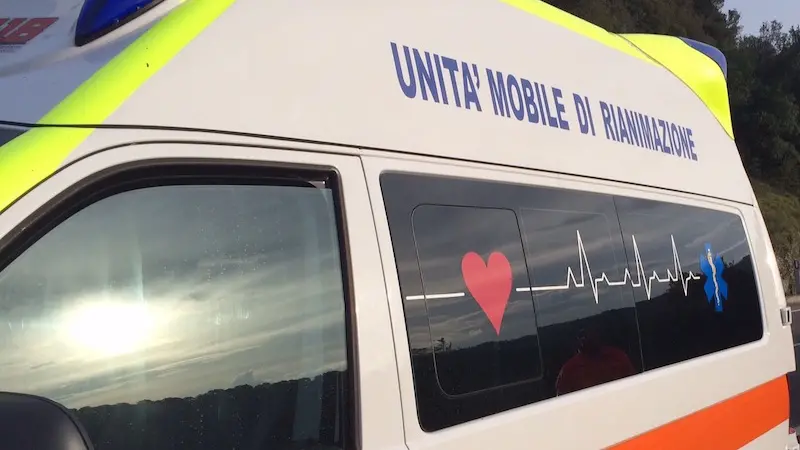 Precipita da impalcatura di due metri a Sarroch: operaio in ospedale