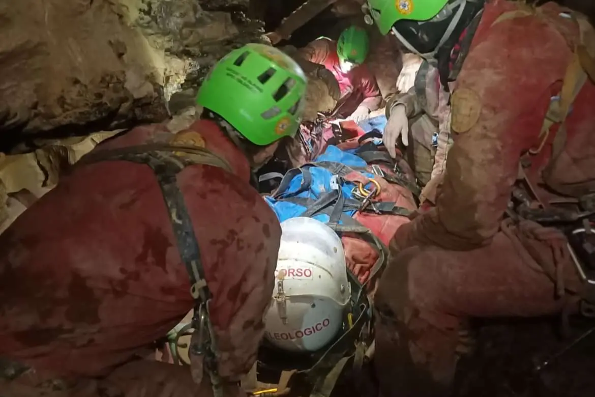 <p>Foto Facebook Corpo Nazionale Soccorso Alpino e Speleologico - CNSAS</p>\\n