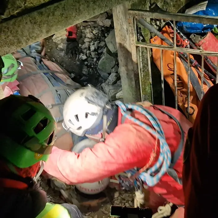 Operazione di salvataggio riuscita per la speleologa Ottavia Piana: è fuori dalla grotta
