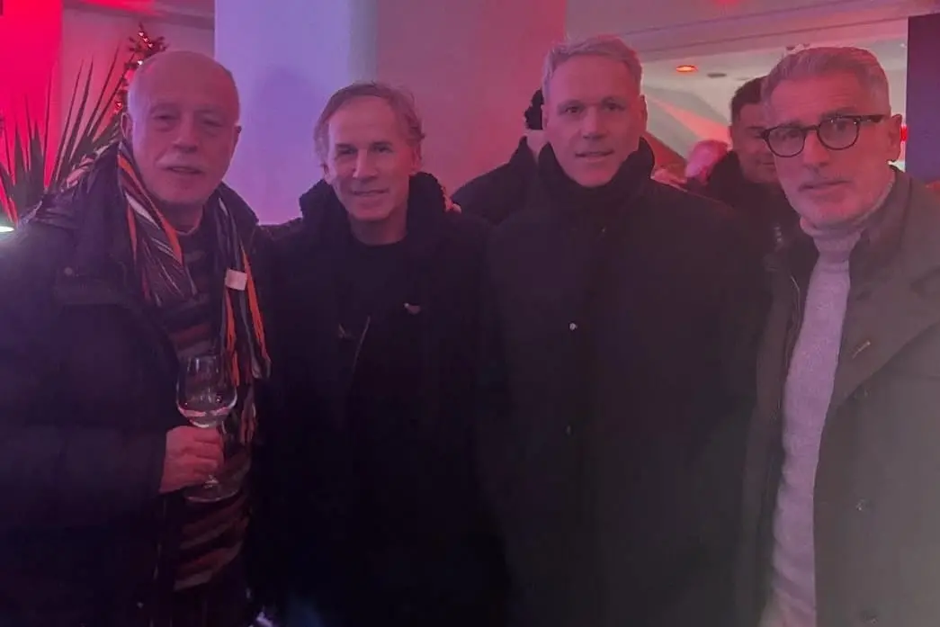 <p>Virdis, Baresi, Van Basten e Tassotti alla festa dei 125 anni del Milan</p>\\n