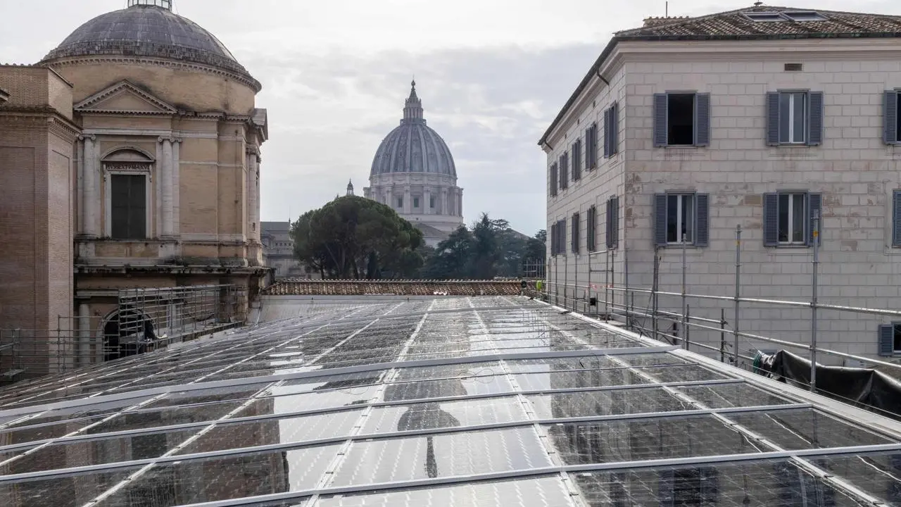 Acea e governatorato della città del Vaticano inaugurano nuova vetrata fotovoltaica musei vaticani