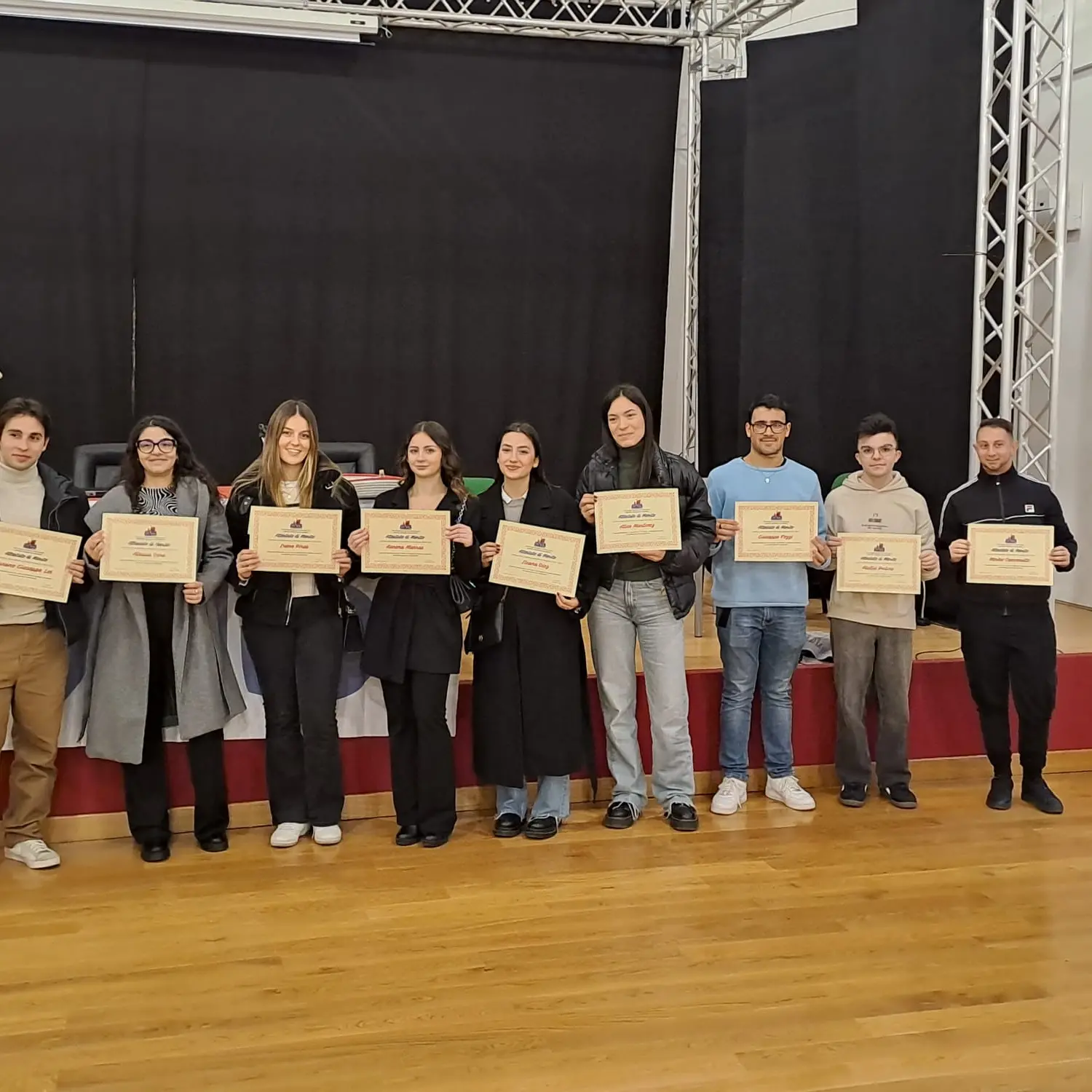 Avis comunale Alghero: premiati 16 studenti donatori per merito scolastico e impegno sociale