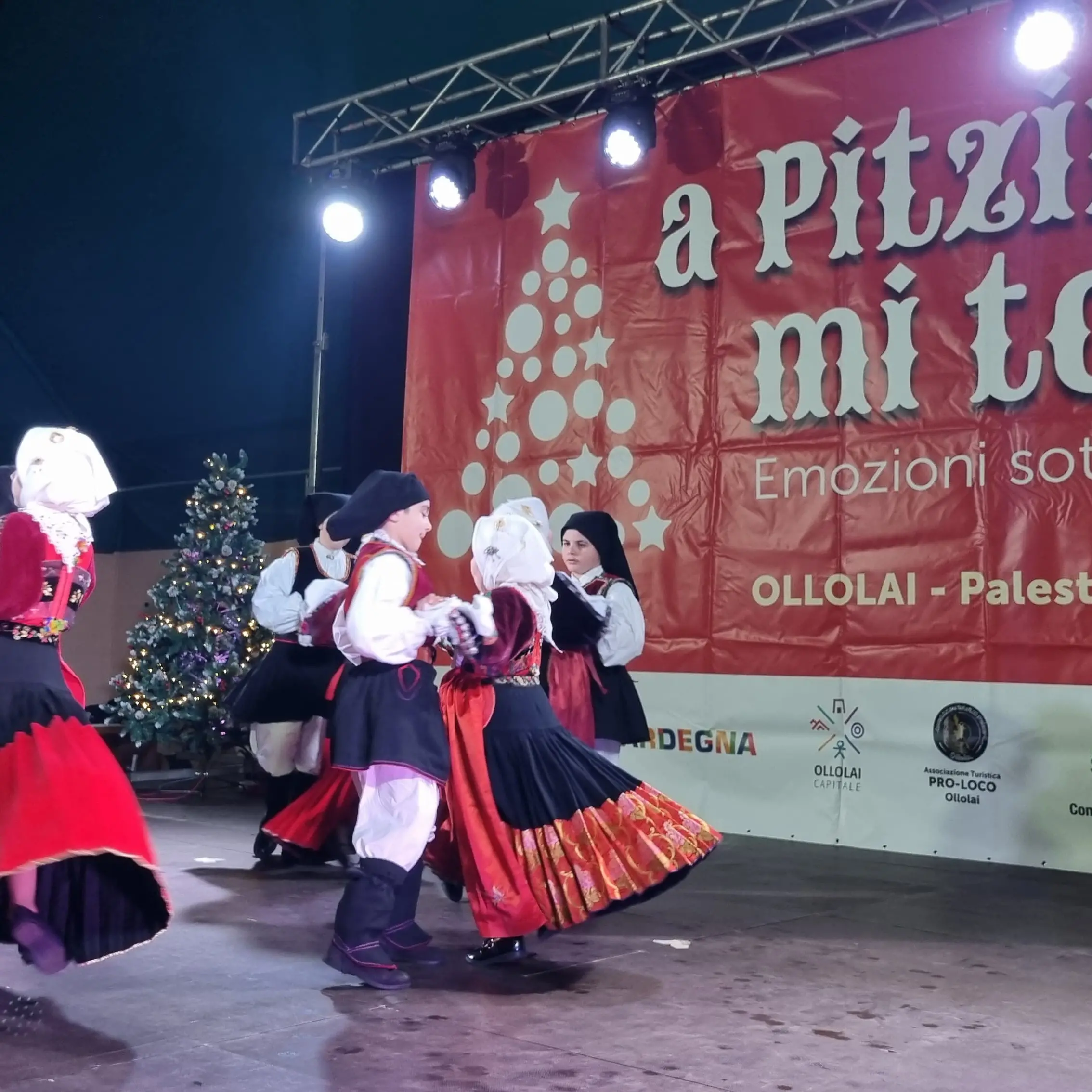 In diretta da Ollolai \"A Pitzinnu mi torro\", il Natale dei bambini