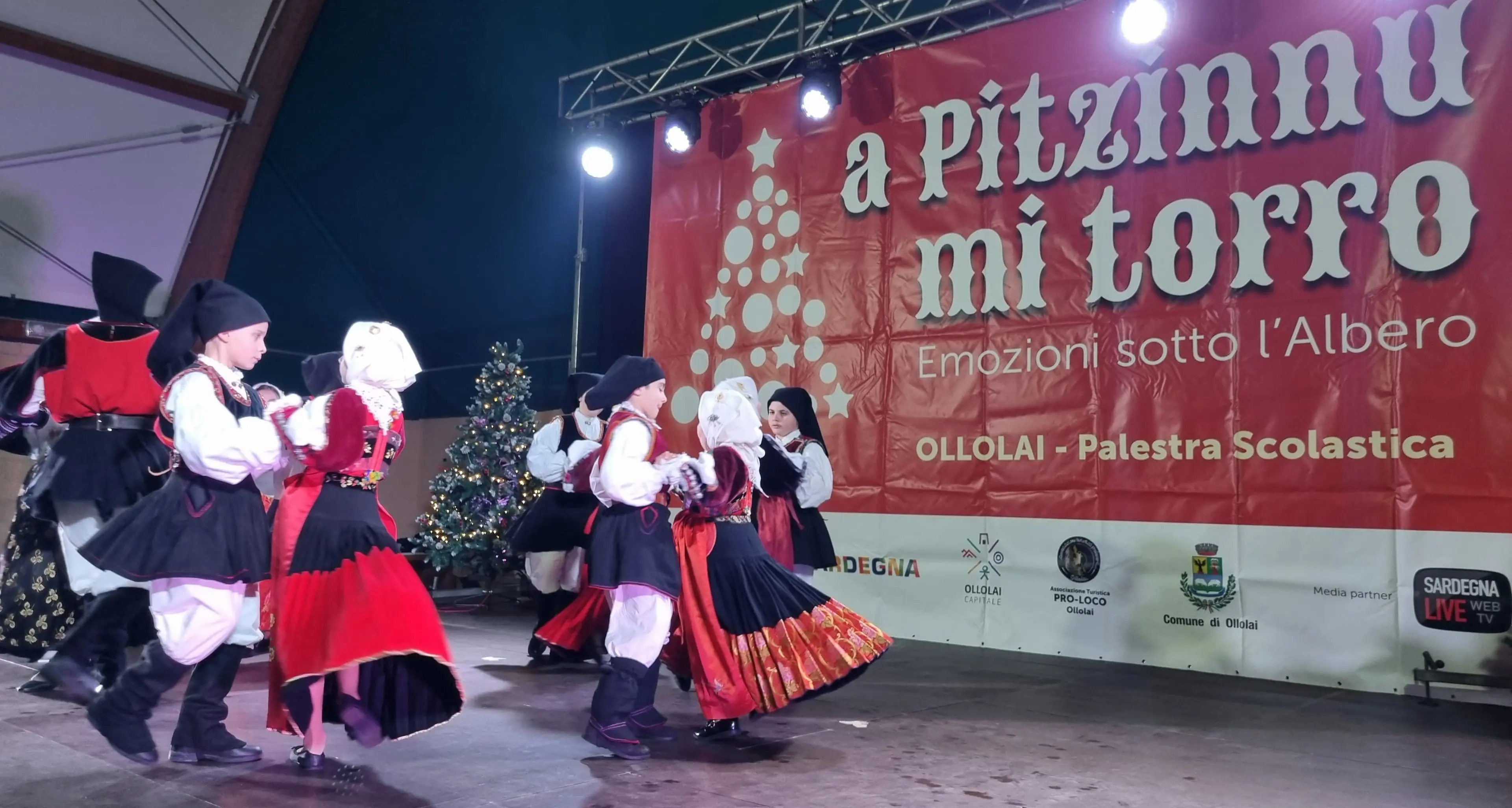 In diretta da Ollolai \"A Pitzinnu mi torro\", il Natale dei bambini