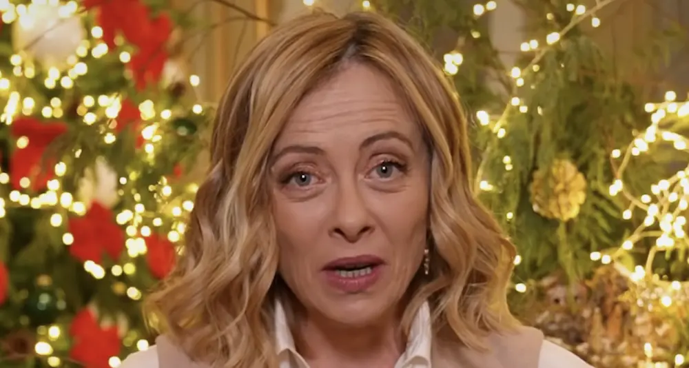 Gli auguri di Meloni agli italiani: “Ci aspetta un 2025 impegnativo”