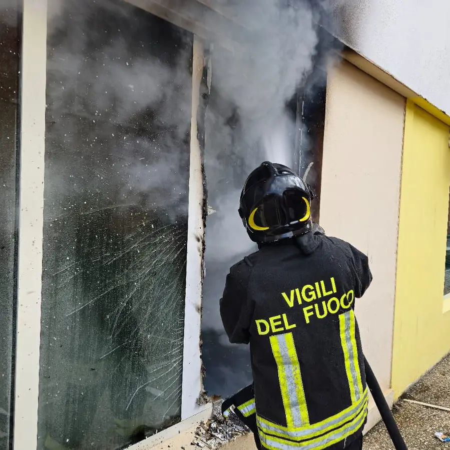 Incendio in centro a Nuoro: intervento dei Vigili del Fuoco