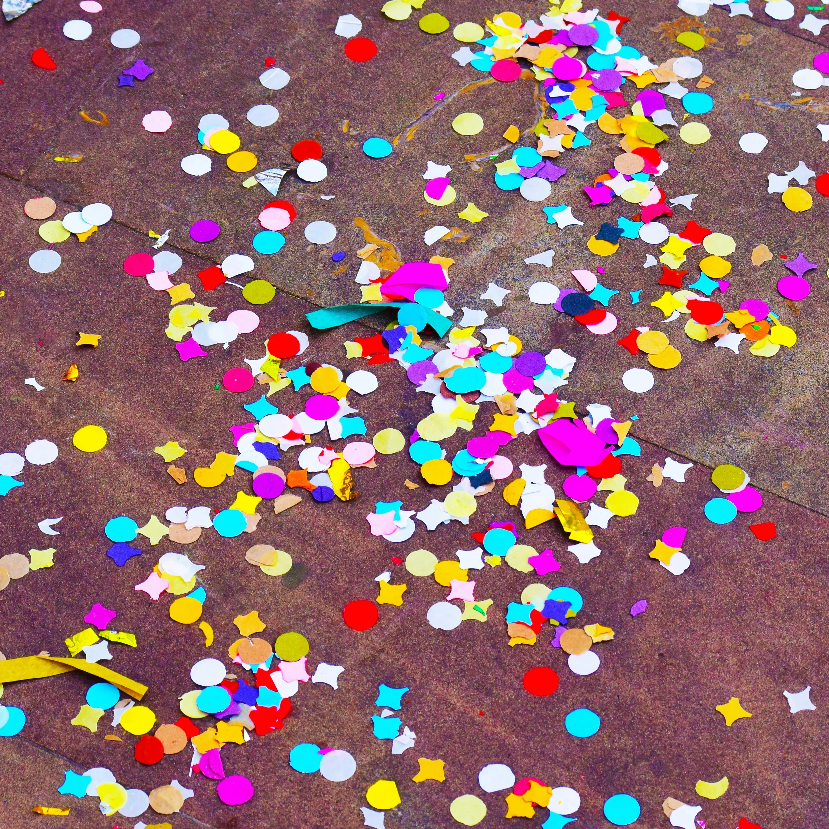 Capodanno, divieto di coriandoli in plastica a Sassari: una scelta ecologica