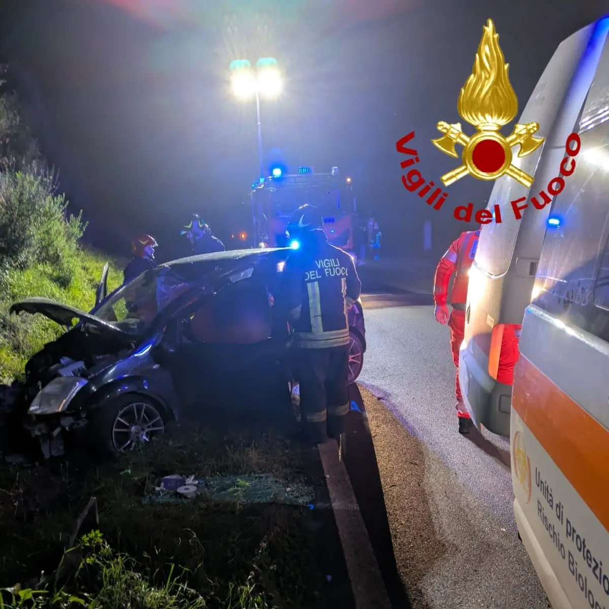 Incidente sulla strada tra Tempio e Luras, automobilista soccorso dai Vigili del Fuoco