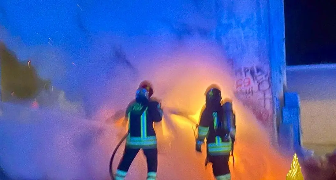 Nuovo incendio d'auto a Sassari: cresce l'allarme tra i cittadini